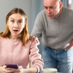 jak sprawdzić czy ktoś śledzi telefon